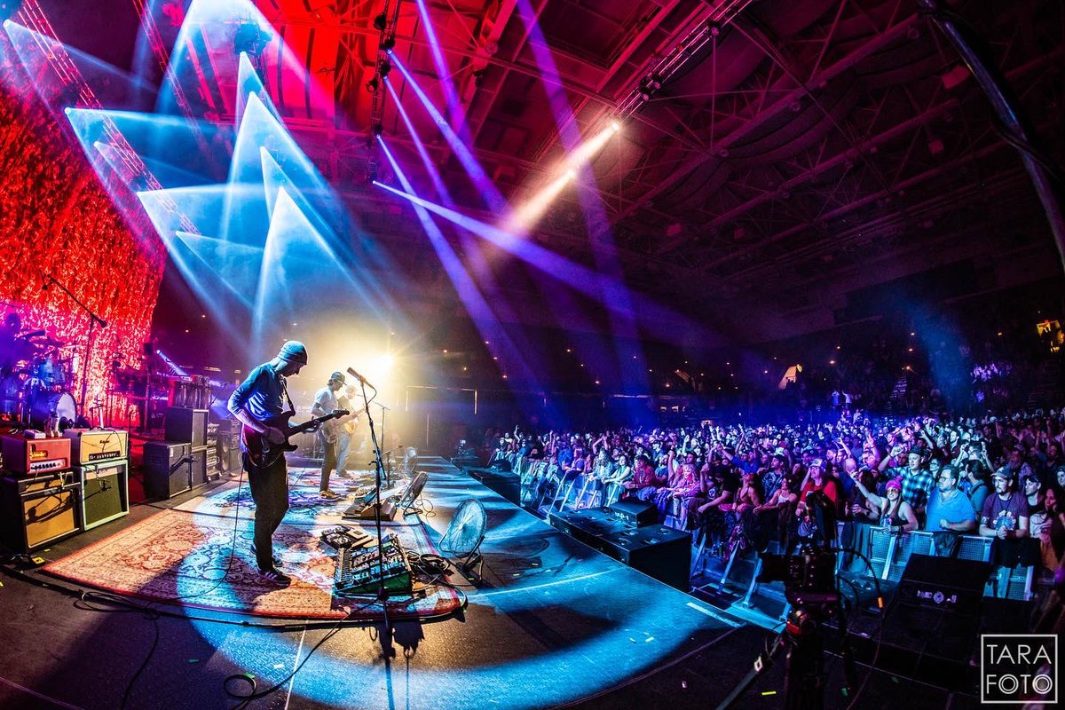 umphreysmcgee's tweet photo. Where does the time go?

#umXXV #umphreys https://t.co/goAv6DwxJo