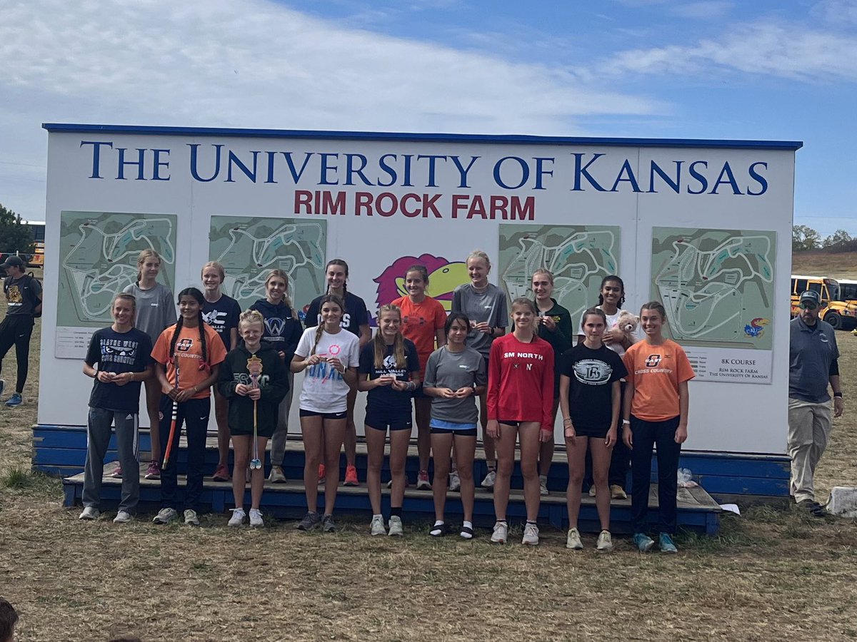🌻 Sunflower League Championships

Varsity Girls - 9th
JV Girls - 8th
C Girls - 5th

Varsity Boys - 7th
JV Boys - 8th
C Boys - 7th

Congrats to our medalist:
Micah Blomker - V Boys 2nd
Brenna Murphy - V Girls 18th
Ryder Burdette - JV Boys 20th
