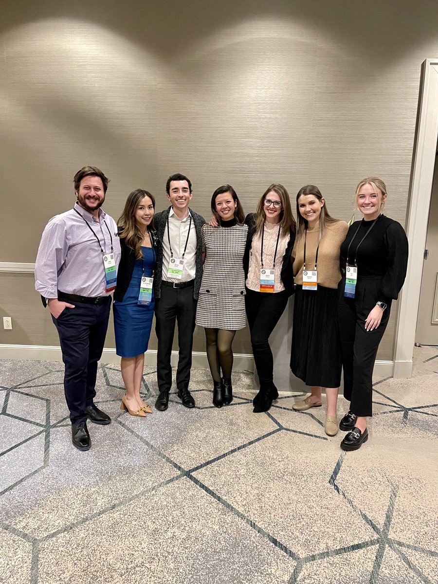 gracejgoodwin's tweet photo. It was so fun seeing NANSPRC friends in person!!! I love these amazing people 🥰 #neuropsychtwitter #NANinDenver #NAN2022 @NANneuropsych https://t.co/vGAk3GGfol