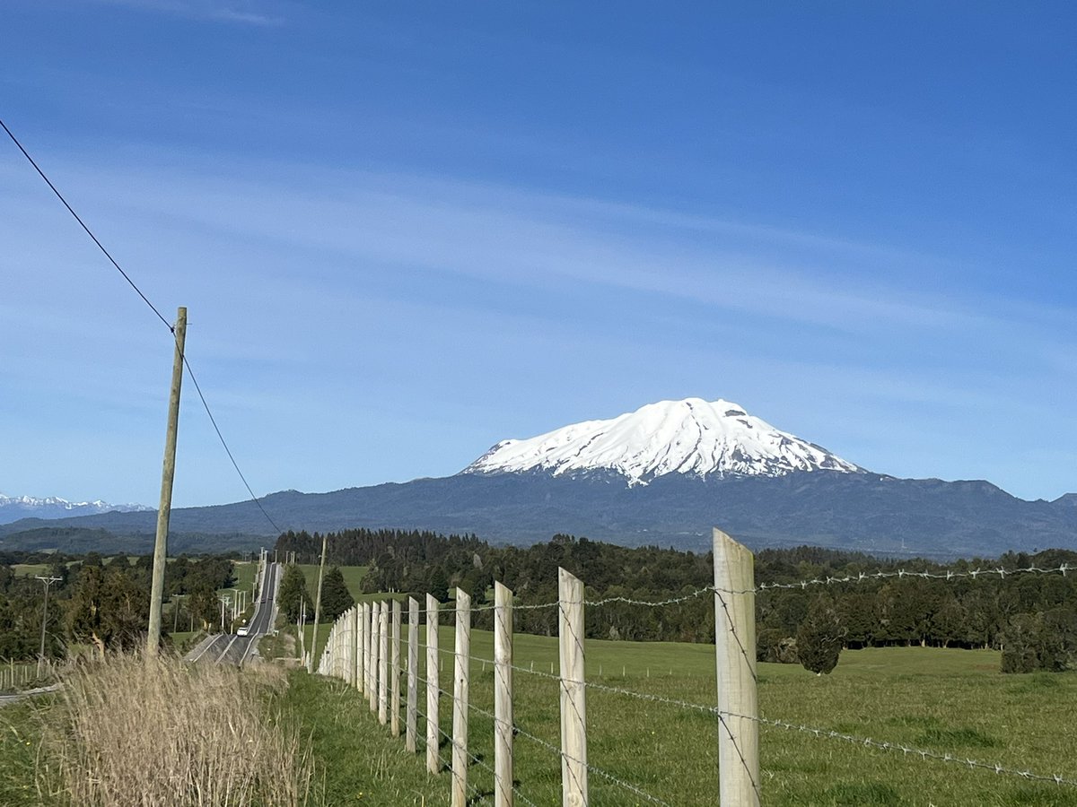 I_Brauning's tweet photo. #FelizSabado #BuenFinde #puertovaras #volcancalbuco buen fin de semana 🌻🤗🌻 https://t.co/rUJT16aSn2