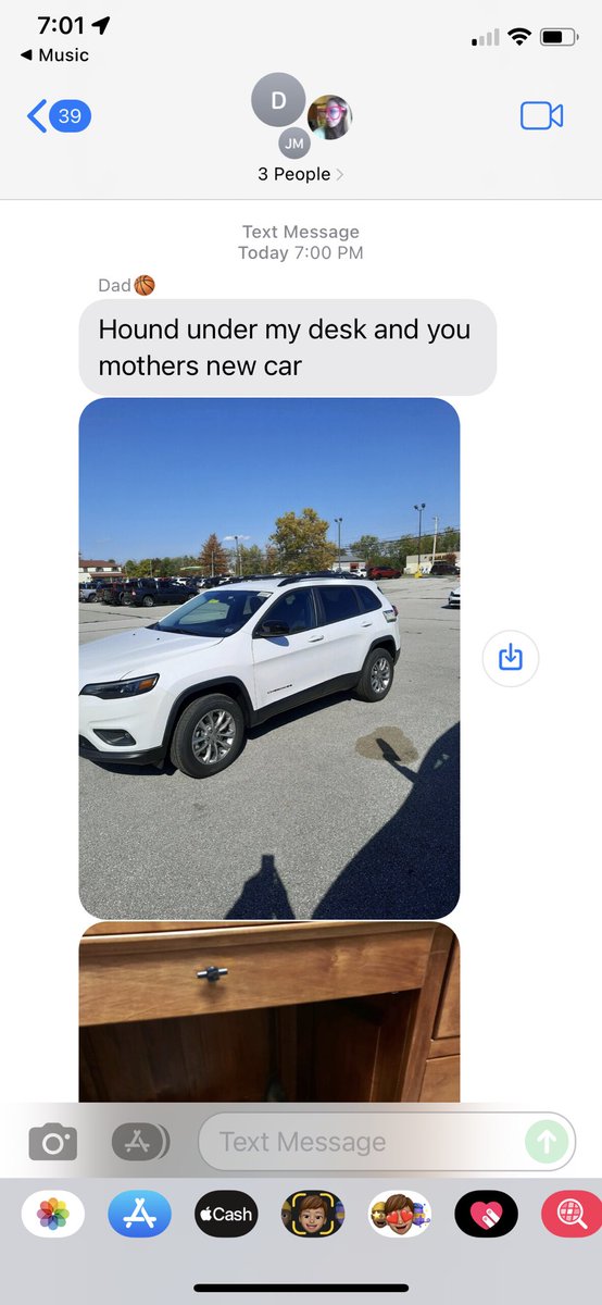 AndrewMook3's tweet photo. My dad who uses his phone a max of 2 times a week just made a brand new group chat out of nowhere strictly to flex on me and my sisters real quick. I aspire to be this man. https://t.co/smLwHFCaQu