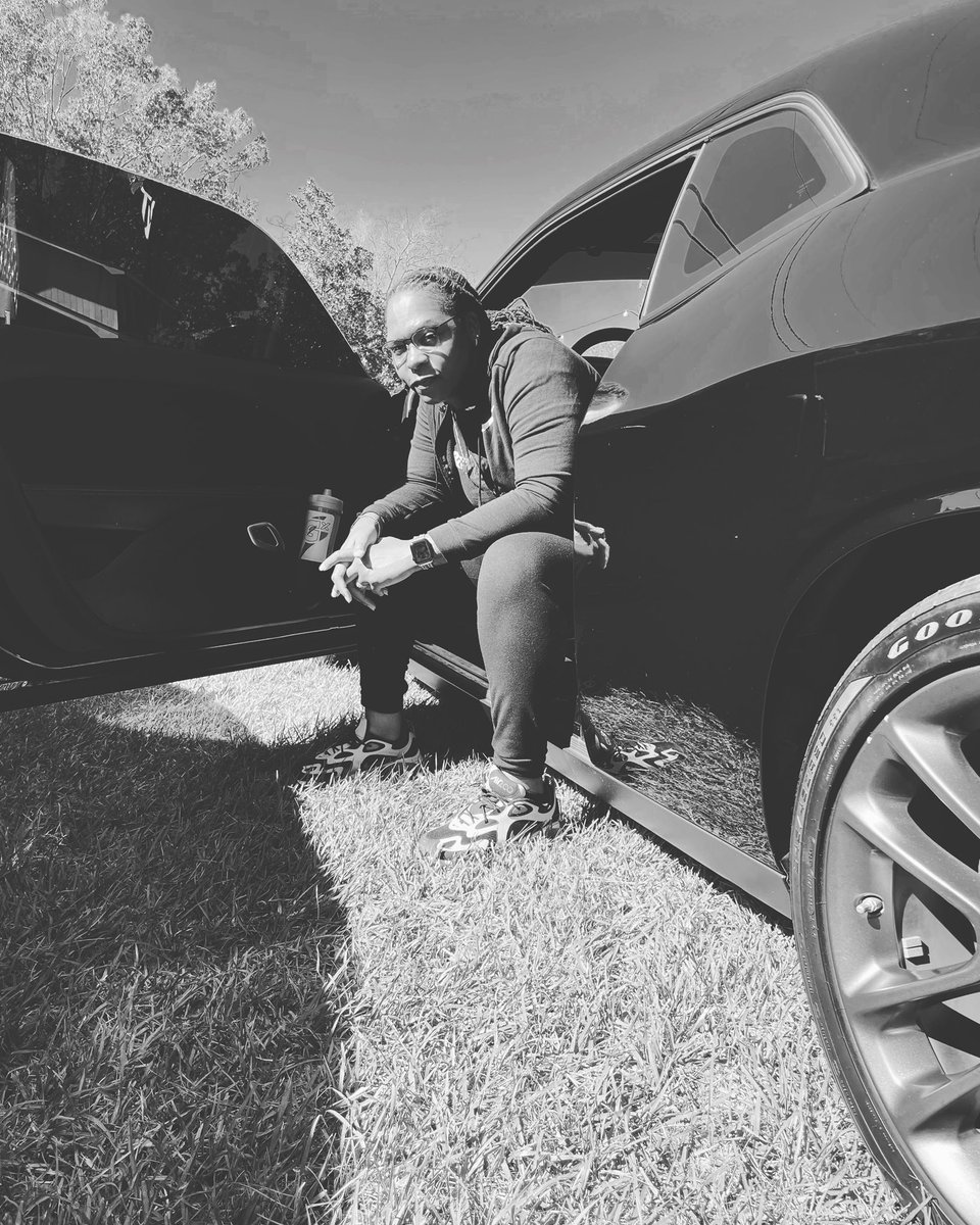 Your mind is a
powerful thing.
When you fill it with
positive thoughts
your life will
start to change. #tunnelvision