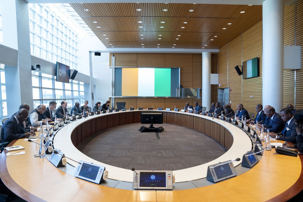 DavidRMalpass's tweet photo. Good meeting with Prime Minister @ACHIPatrick4 of Côte d'Ivoire.

The @WorldBank Group stands ready to help Côte d'Ivoire achieve higher-quality value chains in agriculture &amp; industry, economic transformation &amp; a business enabling environment.

Readout: 
https://t.co/2GyYBU60cc https://t.co/GnlZamxZnX