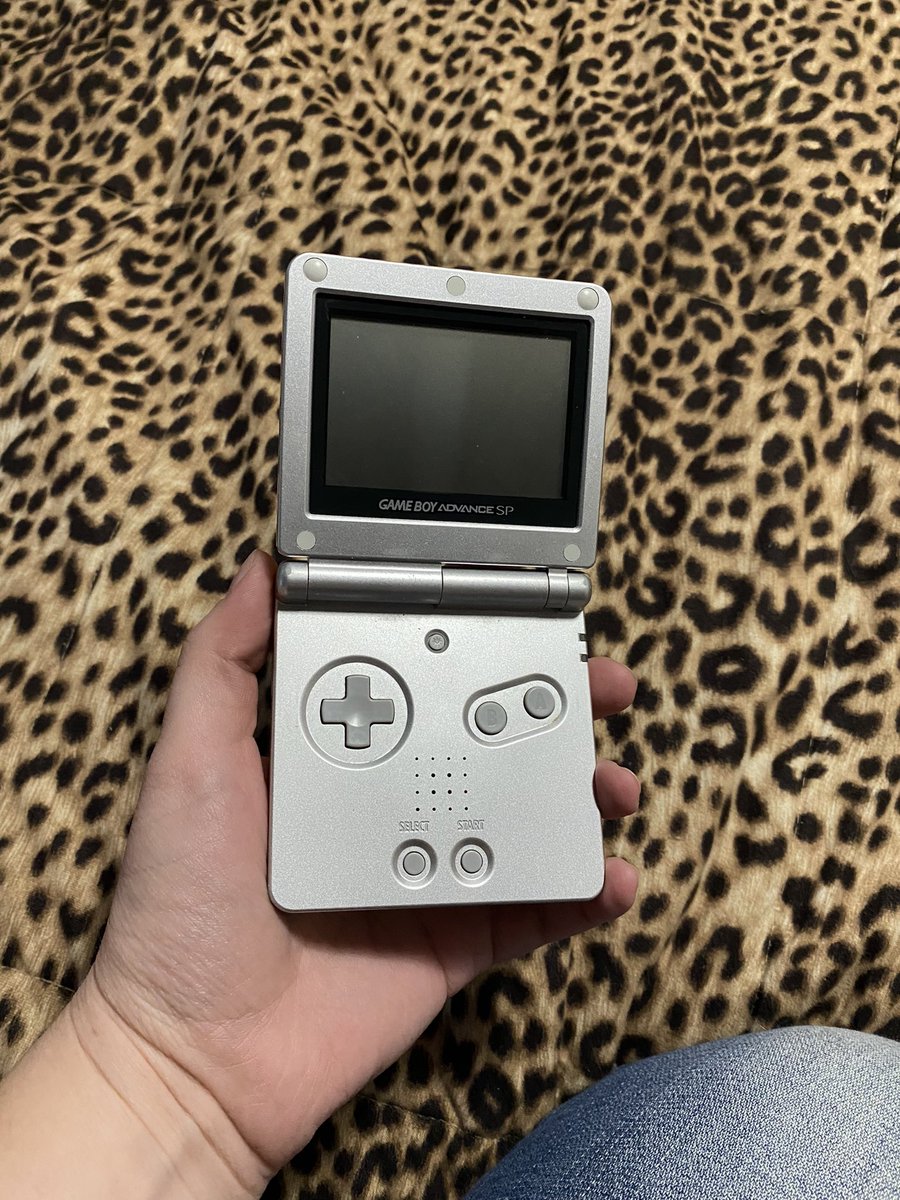 Smolichthys's tweet photo. Huh. Well. I certainly wasn’t expecting to find *this* in my costumes box. Talk about a blast from the past!

It starts up, but I think the battery is so low that it’s barely able to do so. I’ll have to track down the charging cord. https://t.co/IZfMTEYNZe