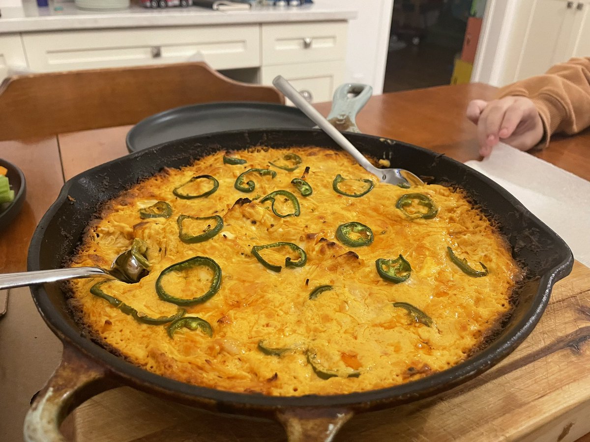NLLogfather's tweet photo. Hockey game snacks 

Spicy Buffalo chicken dip 😍

#cheatnight https://t.co/Ip9h0NoyYO