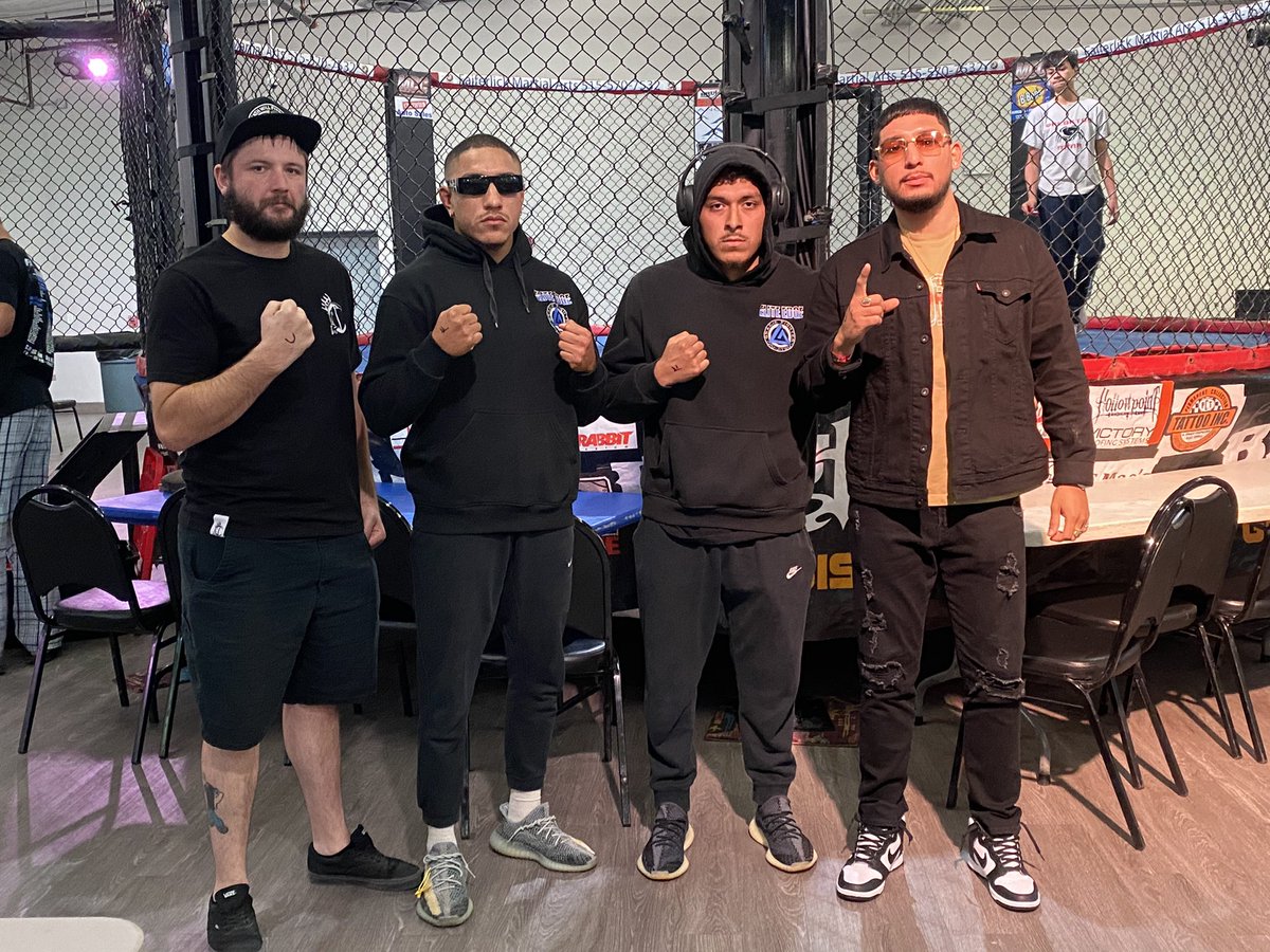 Little bro’s debut, and my first main event let’s get it 💪🏽©️🇲🇽#Floresbrothers