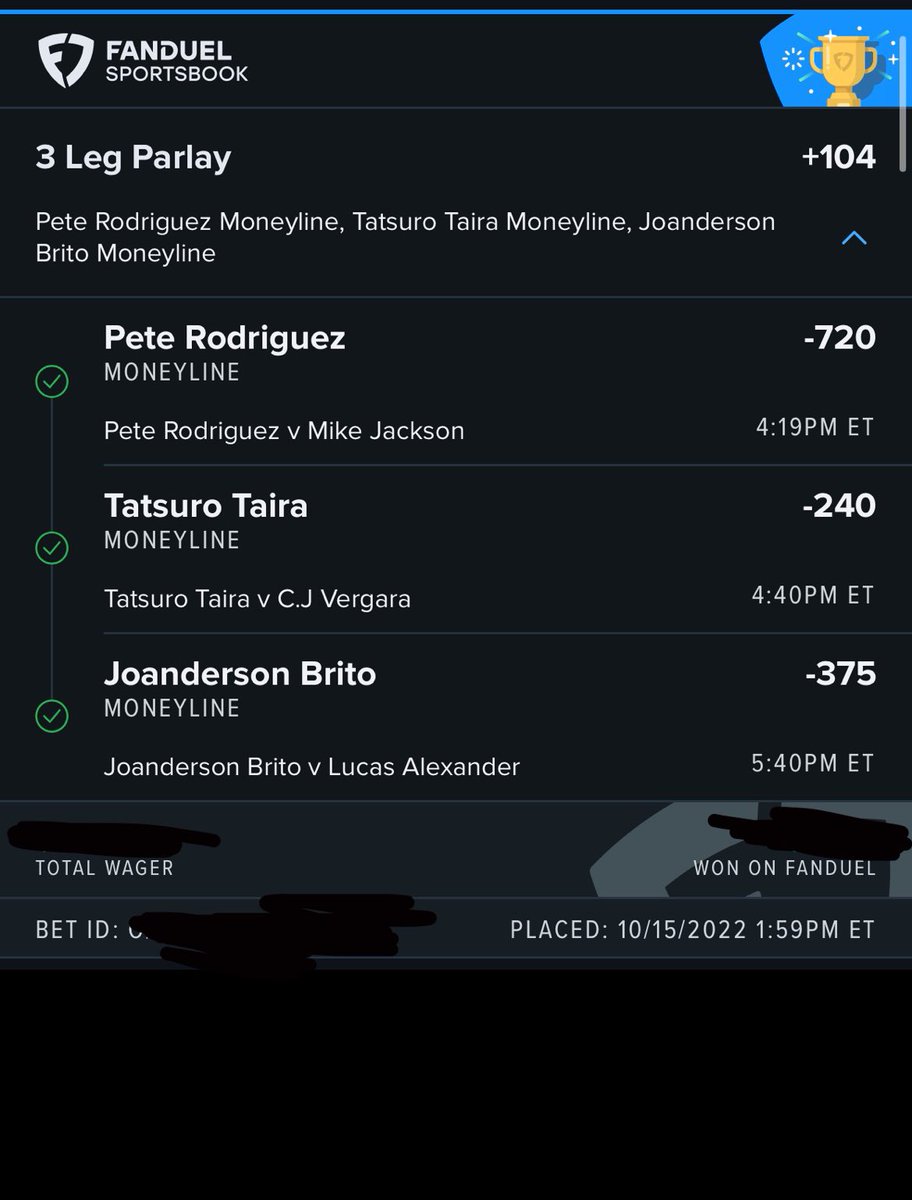 stoicstef's tweet photo. Good start to the night #ufc https://t.co/7kgBOOayH8