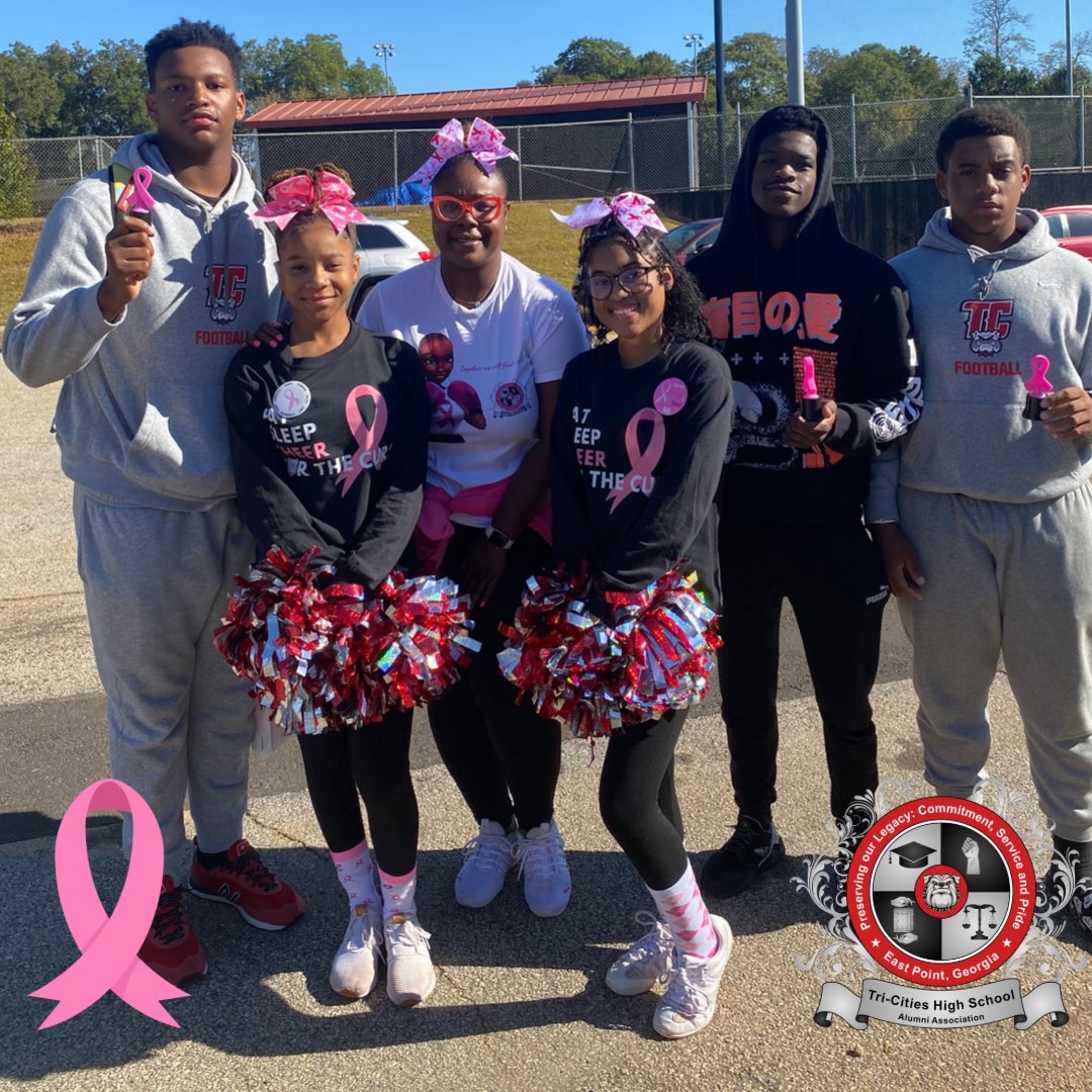 TCHSAABulldogs's tweet photo. TCHSAA President, @latoyakavon with a few of the dynamic TCHS Varsity Cheerleaders and members of the the @Tricitiesfb! Thank you for joining TCHSAA today for the  Pink Warrior Walk! @LettMeLeadTC @TricitiesFCS https://t.co/yiXPfised0