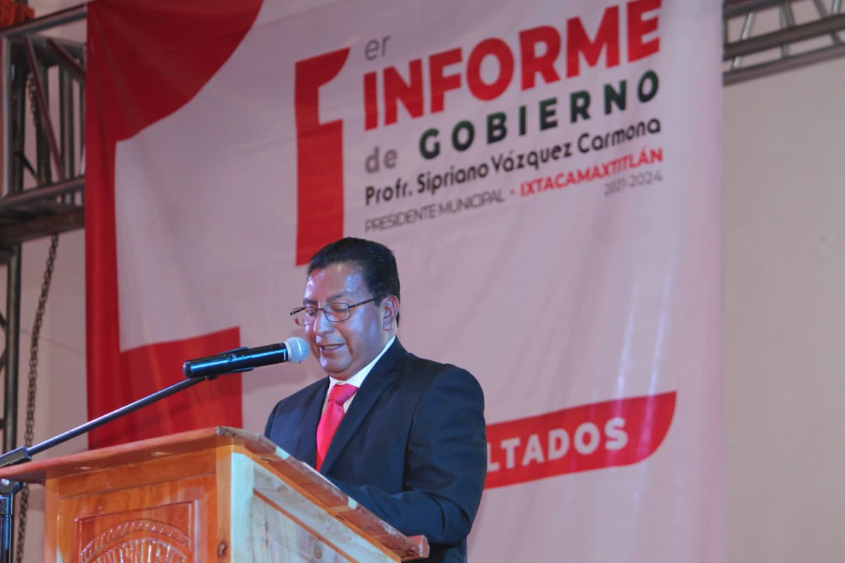 Javier_CasiqueZ's tweet photo. Agradezco las atenciones de mi amigo y pdte municipal de #Ixtacamaxtitlán @SiprianoVazquez, a quien tuve el gusto de acompañar a su #1erInformeDeLabores. Pude constatar el destacado trabajo que  realiza en conjunto con sus funcionarios. Felicidades y ¡que sigan los éxitos! https://t.co/NLR8zsYSyA