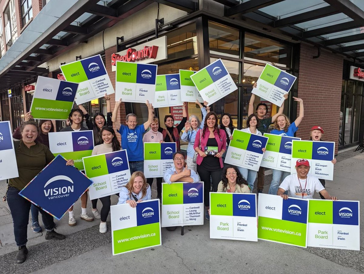 One hour to go! Get out to vote! 

Closing out this amazing campaign with big energy from supporters on Main Street! 

Polls close at 8:00pm. Find a voting station near you at vancouver.ca/election/2022/… 

#vanpoli #votevision