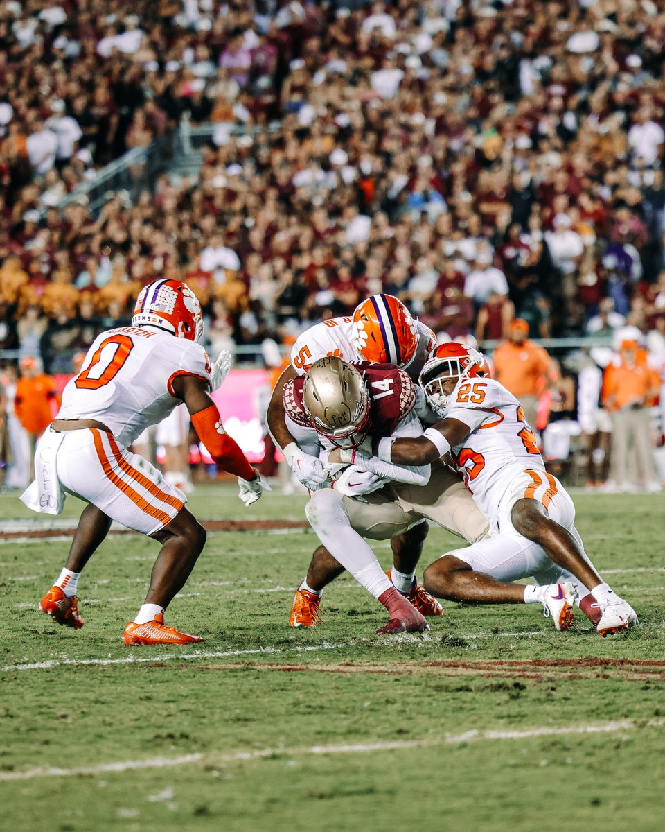 ClemsonFB's tweet image. swarming.