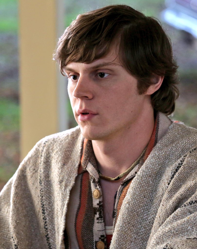 Evan Peters como Kit Walker — American Horror Story Asylum. 📸, image size:809x1024