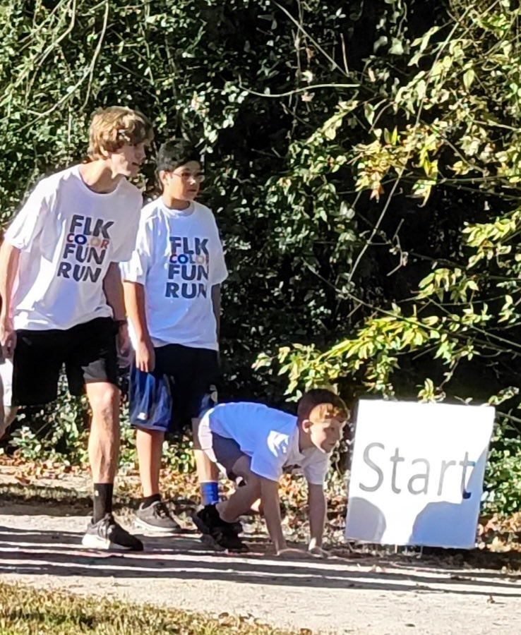 leecoschoolsnc's tweet photo. Scenes from a great morning at today’s annual Floyd L. Knight Color Fun Run/Walk, sponsored by the PTSO to raise additional funds for the school.

Thanks to all who participated. We hear it was an unusually bright morning in Sanford!

📸 Dr. Andy Bryan

#LCSWeInspire #LCStogether https://t.co/aV7MqDxlBo