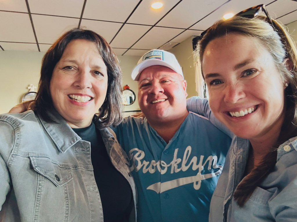 sannstanton (@sannstanton) on Twitter photo What a gorgeous day to be in Andover, Everett, and Revere with friends and supporters of Team <a href="/maura_healey/">Maura Healey</a> & <a href="/MayorDriscoll/">Clowfoe</a>.
A perk of ending the day in Revere? A slice of <a href="/Bianchis_Pizza/">Bianchis Pizza</a> & QT with the one and only, Rich Viscay.
25 days to go, baby! What a gorgeous day to be in Andover, Everett, and Revere with friends and supporters of Team <a href="/maura_healey/">Maura Healey</a> & <a href="/MayorDriscoll/">Clowfoe</a>.
A perk of ending the day in Revere? A slice of <a href="/Bianchis_Pizza/">Bianchis Pizza</a> & QT with the one and only, Rich Viscay.
25 days to go, baby!