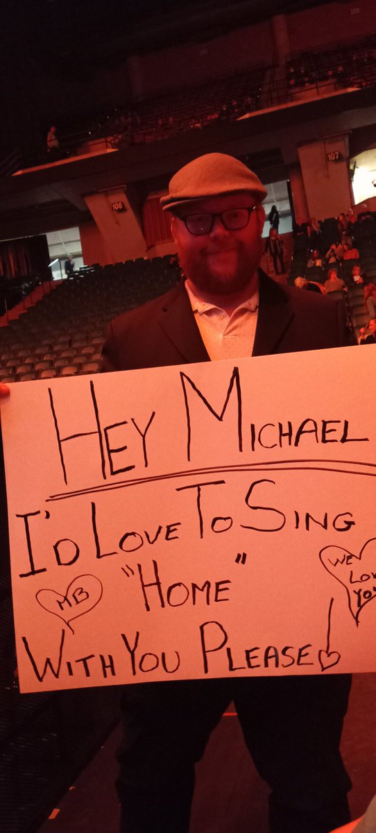 PotJared's tweet photo. Im in the front row!
I WANT TO SING WITH YOU. THIS IS MY DREAM! #MBHIGHERDANCE https://t.co/EZlhKQ2O5l