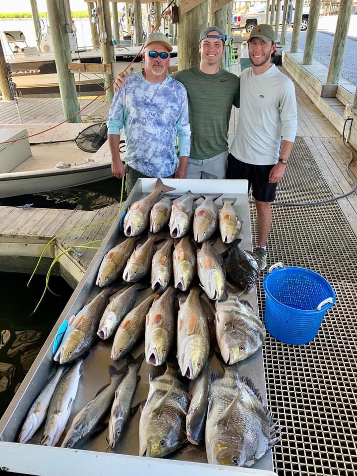 dufrenesguide's tweet photo. 2 day #fishing trip in #Delacroix #Louisiana . #redfish #DufrenesGuideService #MinnKota 
#Humminbird  
#Raptor
#Solix 
#OPTIMAbatteries
#OPTIMAbattery
#Breakline
#BomberLures #PennFishing #BerkleyFishing
#Seatow
#MinnKotaPro
#HumminbirdPro
@MinnKota
@Humminbird
#MajekBoats https://t.co/fB0fknoKXU