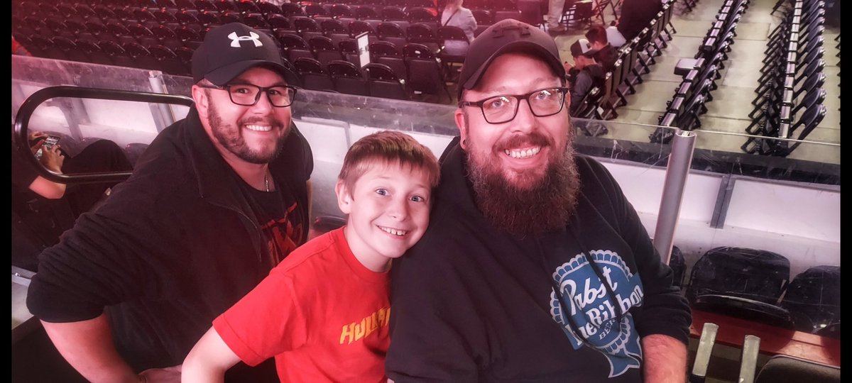 tripled1988's tweet photo. Almost time for a fun night at #wwesiouxcity https://t.co/puOsUIq44o
