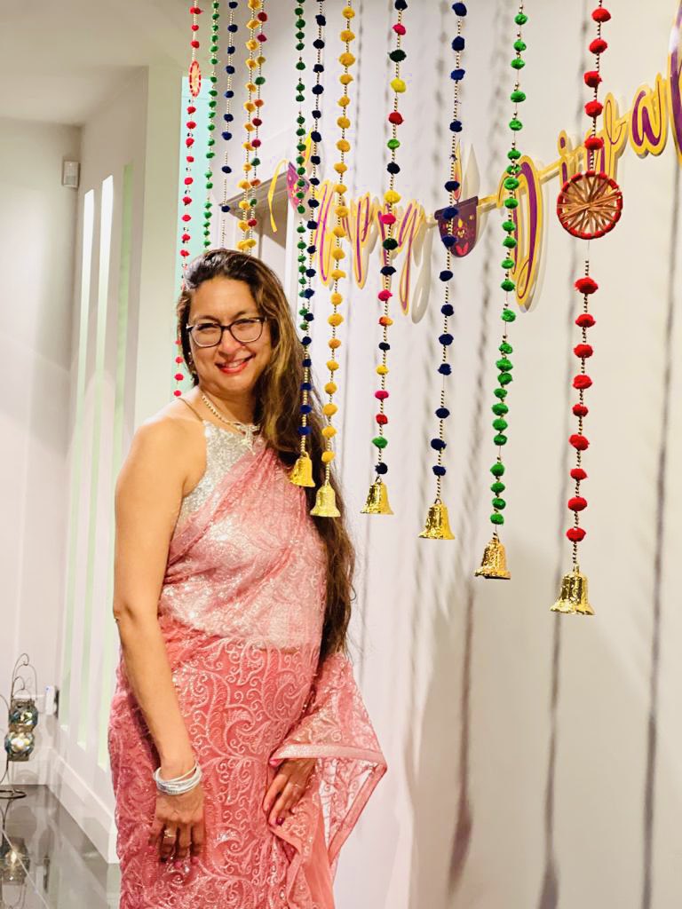 Nishaobgyn's tweet photo. Kicking off Diwali celebrations early
#diwali22 #SariTwitter #SariNotSorry #FestivalOfLights #Diwali #Indian https://t.co/WIvR6M2SyQ