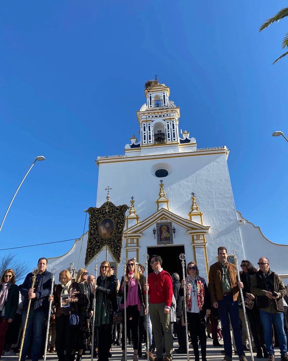 En nombre de todos nuestros hermanos,nos unimos a la alegría general de nuestra vecina y hermana Villa de Cantillana,por la gratísima noticia y proclamación pública de la Coronación Canónica de su Patrona,la Stma. Virgen, Señora Ntra. de la Soledad.<a href="/hdad_la_soledad/">Hdad. de la Soledad de Cantillana</a> <a href="/Archisevilla1/">Archidiócesis de Sevilla</a>