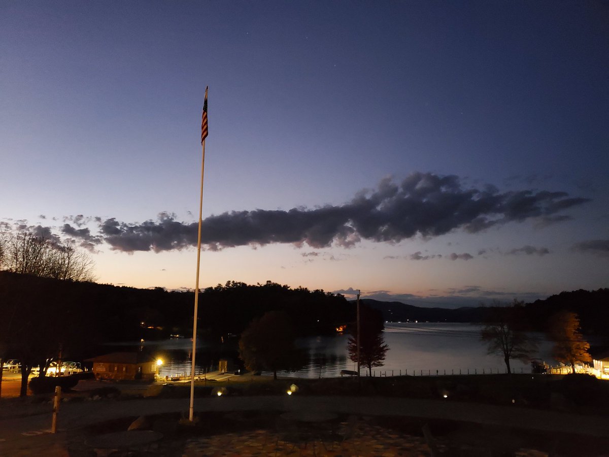 DunhamsBay's tweet photo. Another beautiful fall evening in Lake George.

#sunset #fall #nylovesfall #iloveny #ispyny #roamtheempire #upstateny #upstatenewyork #adk #adirondacks #adklife #warrencounty #warrencountyny #lakegeorge #lakegeorge365 #lakelife #mylgarea https://t.co/SroaUwgArP