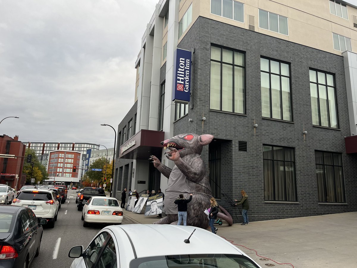 IBT_320's tweet photo. Today #Teamsters are on scab patrol with @ScabbyTheRat! The @UMNews has hired a temp service for its food program to scab during a strike. Scab patrol is ready and Scabby the cook is as filthy as ever to meet the scabs @Teamsters @TeamstersJC32 @Teamsters120 @Teamsters638 #UMN https://t.co/pbe1kKXIOU