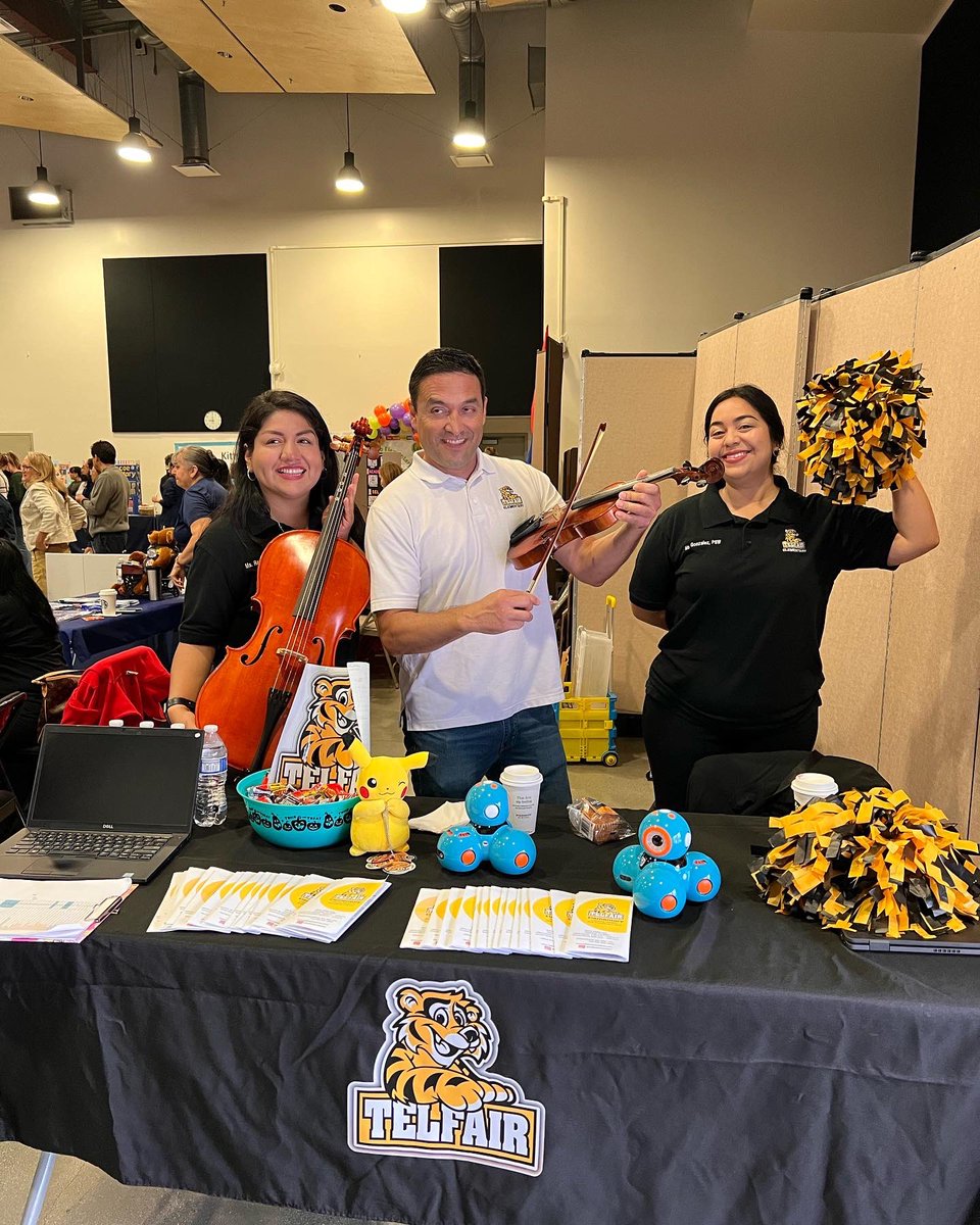Unified Enrollment Fair was a hit! Our schools showcased their programs. Thank you all who participated. <a href="/NOHOValleyViCOS/">NOHO Valley Village COS</a> <a href="/SunSchools/">Region North Sun Valley Network of Schools</a> <a href="/SFS_COS/">SanFernando.Sylmar.COS</a>