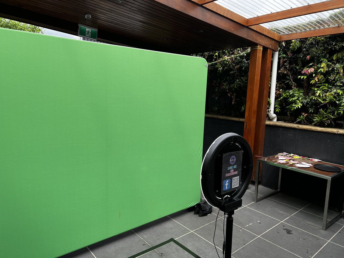pixaburst's tweet photo. All set up at The Coast Hotel for @BitchesWhoBrunch. Spring Fling. 

It’s going to be a fun day! #photobooth #destinationnsw #coffs #coffsharbour  #SundayFunday https://t.co/ST9RbGlWeI