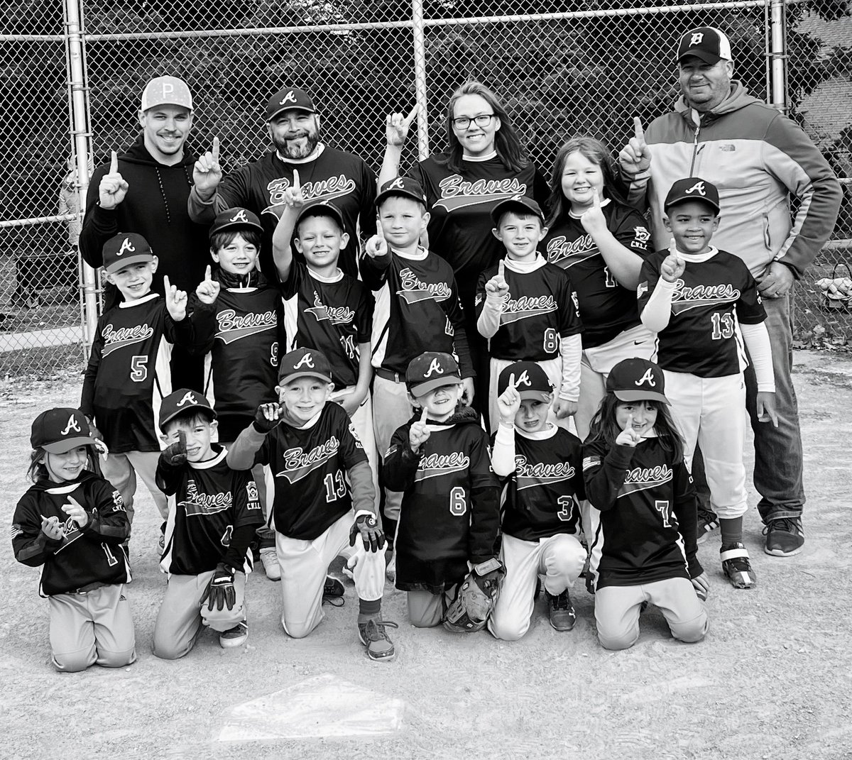 bethann_7's tweet photo. Undefeated • #1 • The Braves • 2022

Proud coach ⚾️♥️ https://t.co/Yt2ytwStBY