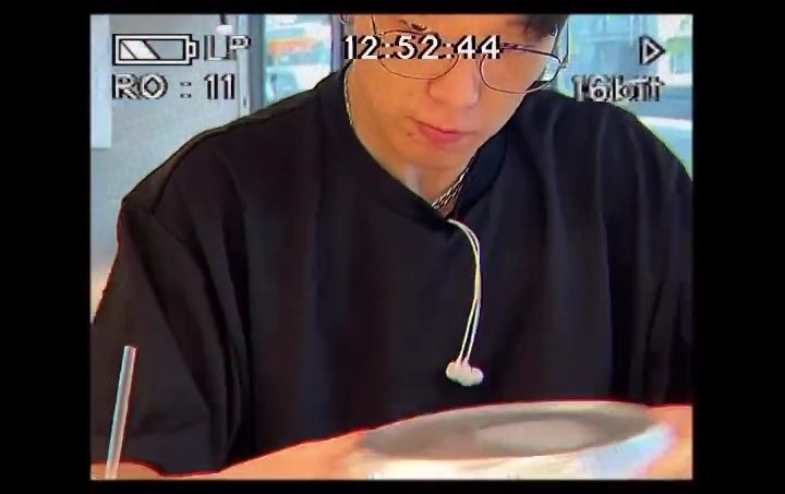 BOBBYL00KS's tweet image. Bobby out in LA ✨️