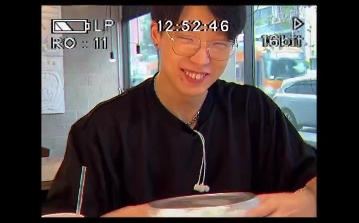 BOBBYL00KS's tweet image. Bobby out in LA ✨️