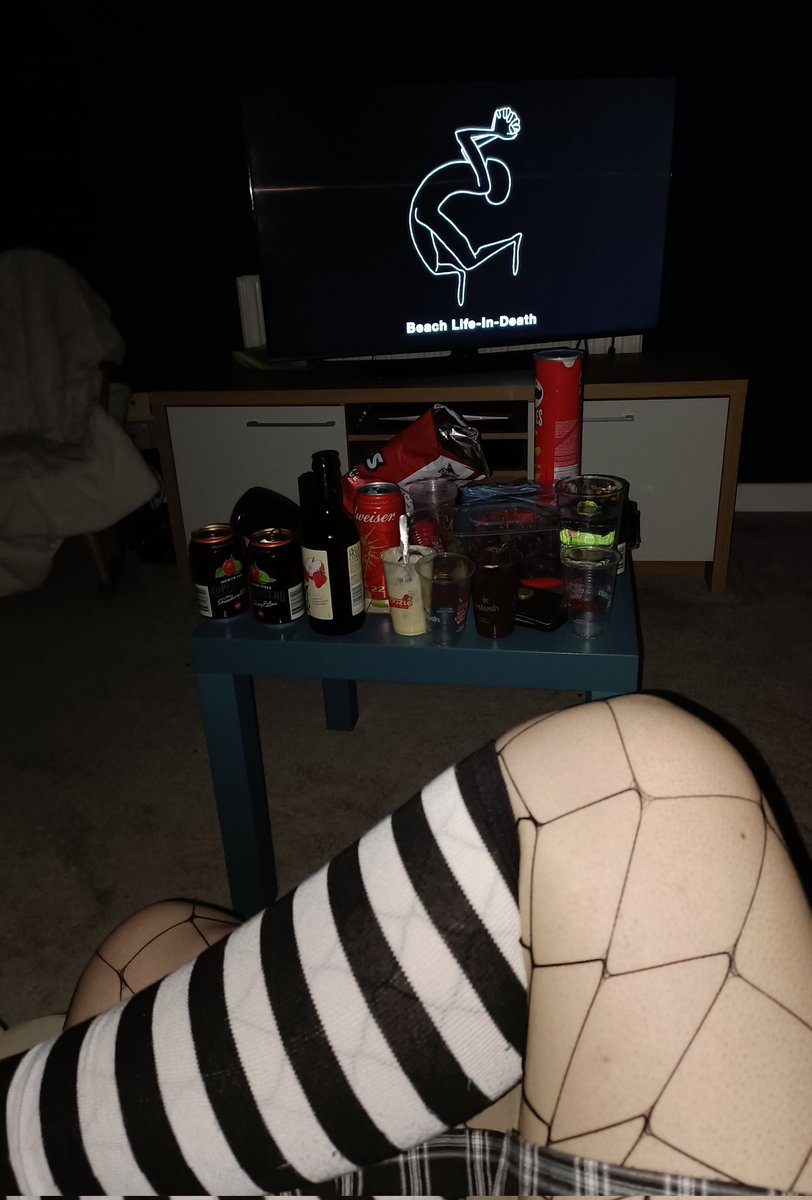 Why do all party's end up with me listening to CSH alone lol