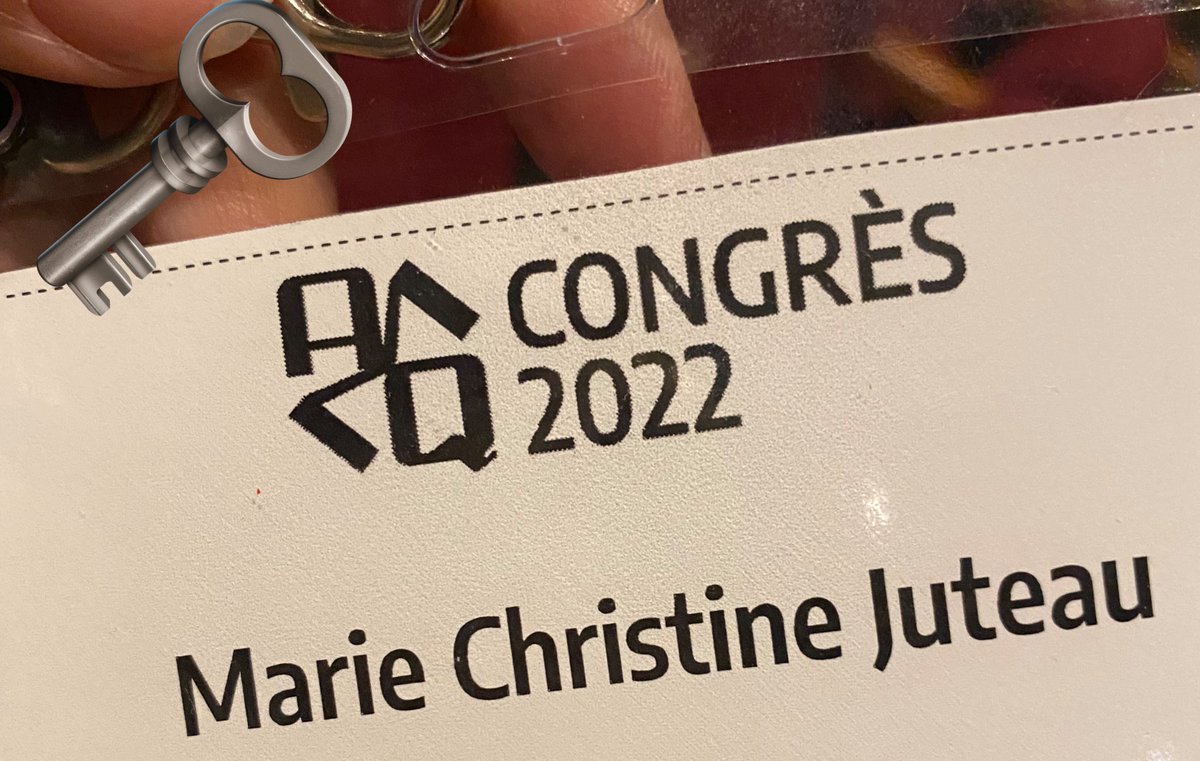 juteaumc's tweet photo. Superbe première participation au colloque de l’AMQ. Très belle organisation et des rencontres enrichissantes. J’ai pu y présenter mon atelier: Quand le jeu d’évasion fait parler vos élèves! #AMQ https://t.co/RvoztguzYO