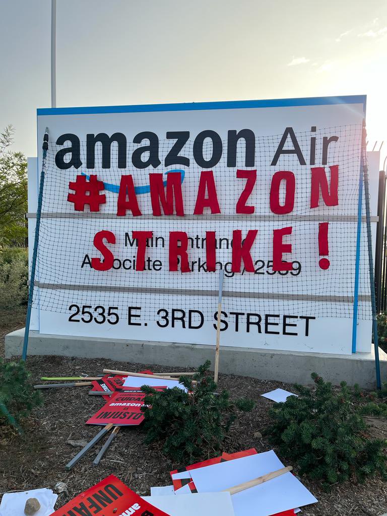 ieamazonworkers's tweet photo. Yesterday on Friday October 14, 2022 we went on strike after filing a Unfair Labor Practice against Amazon. 

Together we are strong. 

Together we are resilient.

#PayUpAmazon #AmazonStrike #IEAmazonWorkers https://t.co/OhOoJUsl6G