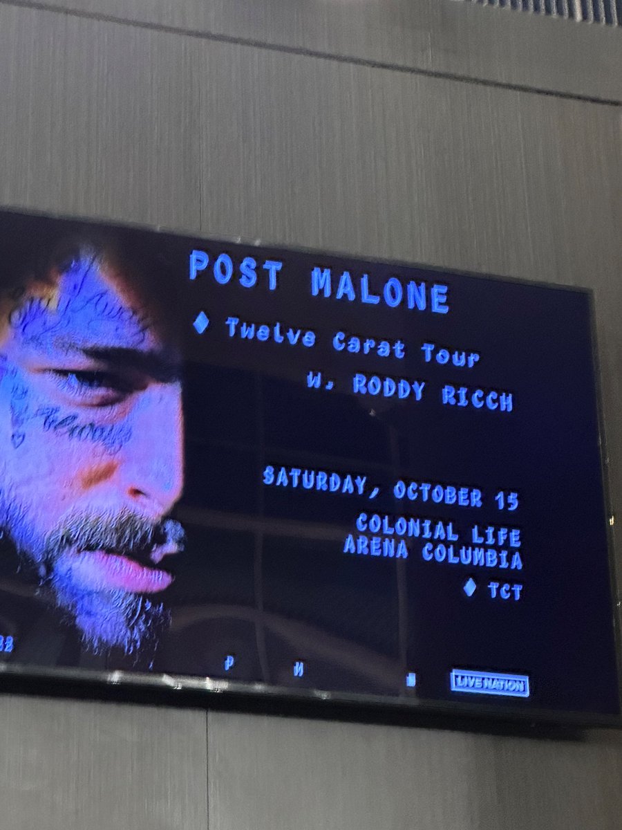 SimplyLaurx's tweet photo. Happy Concert day!! #PostMaloneLive https://t.co/bU8iQAhPJM