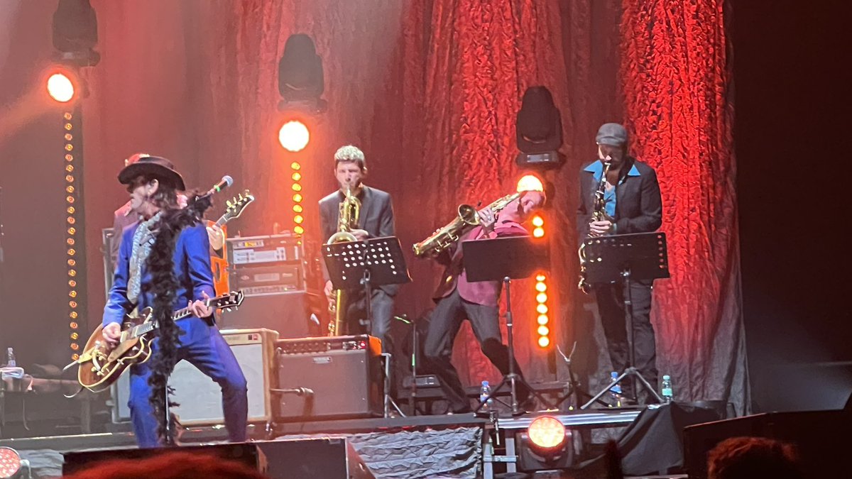 jorgemaillo's tweet photo. casi nada lo vivido esta noche en @WiZinkCenter con @Loquillo @IgorPaskual https://t.co/Jjbaa3mfhb