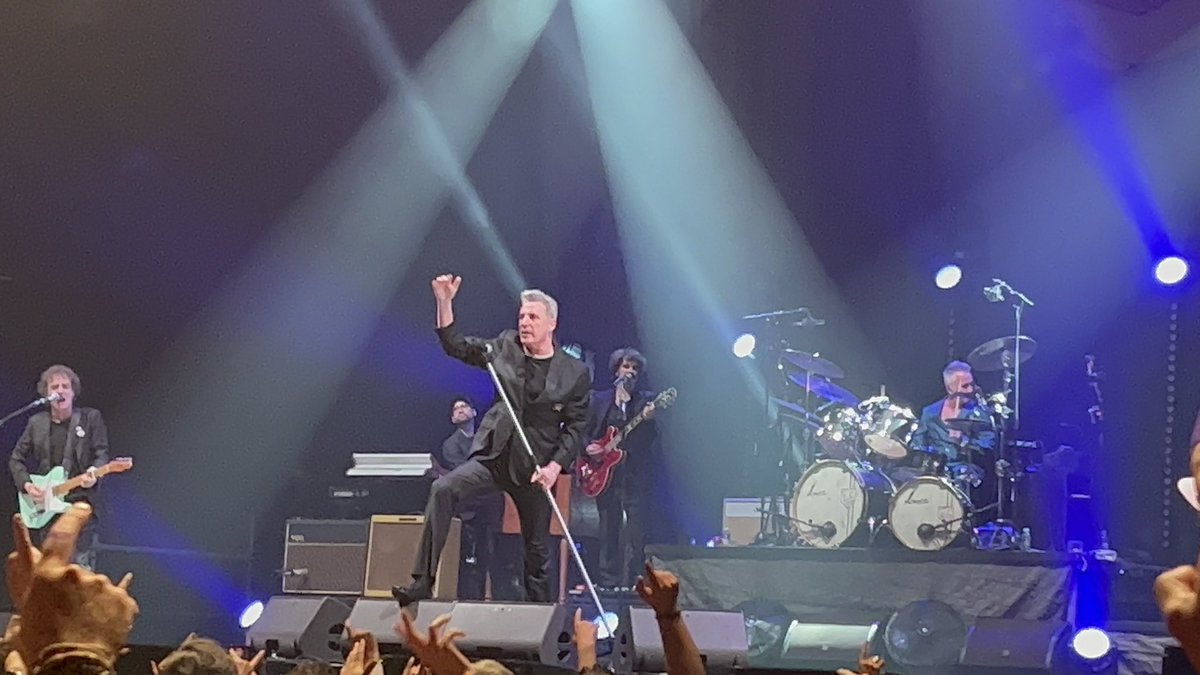 jorgemaillo's tweet photo. casi nada lo vivido esta noche en @WiZinkCenter con @Loquillo @IgorPaskual https://t.co/Jjbaa3mfhb