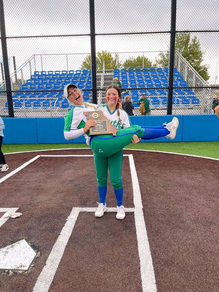 MaddyDuvall3's tweet photo. DISTRICT CHAMPS!!! Beyond proud of this team. So blessed to earn another day with these girls. #ssdiff 🐆💙@BSSJagsSoftball https://t.co/f6ORN0OeJU