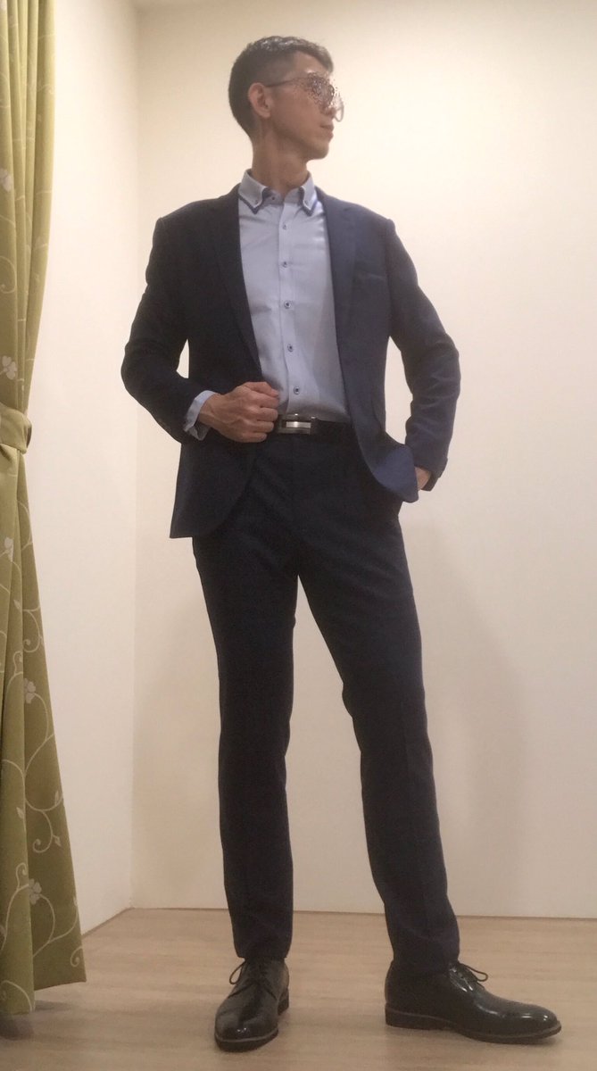 spelwt25's tweet photo. 滂沱大雨🌧️的早晨
新置正裝照👔初拍
稍晚去球場廝殺一番
假期愉快

#西裝 https://t.co/3I5D2MbdkQ