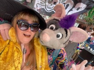 DogpatchPress's tweet image. At @HowWeirdSF right now 
🐾🐾🐾🐾🐾🐾🐾🐾🐾