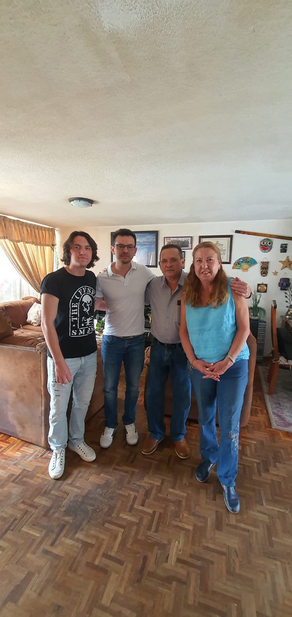 El_HomarGarcia's tweet photo. I missed them so much!

After almost 3 years (thank you, Covid 😑), I’m so glad to finally see them and hug them.

The hard part is having to say goodbye again… 

Gracias a todos! 🥰💪🏻

#Mexico #Cancun #CDMX
#Family #Friends #Changa
#ScrewYouCovid https://t.co/OLBwrFuFn2