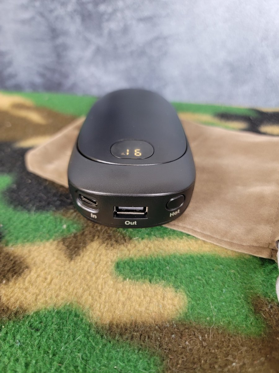 JamesSt_PNW's tweet photo. This style of hand warmer isn't my first choice but it does get the job done. Check out my latest review and the couple odd things I found out about while testing out this brick of a hand warmer. https://t.co/Ie9NapKcwC https://t.co/Axj6aiBwOB
