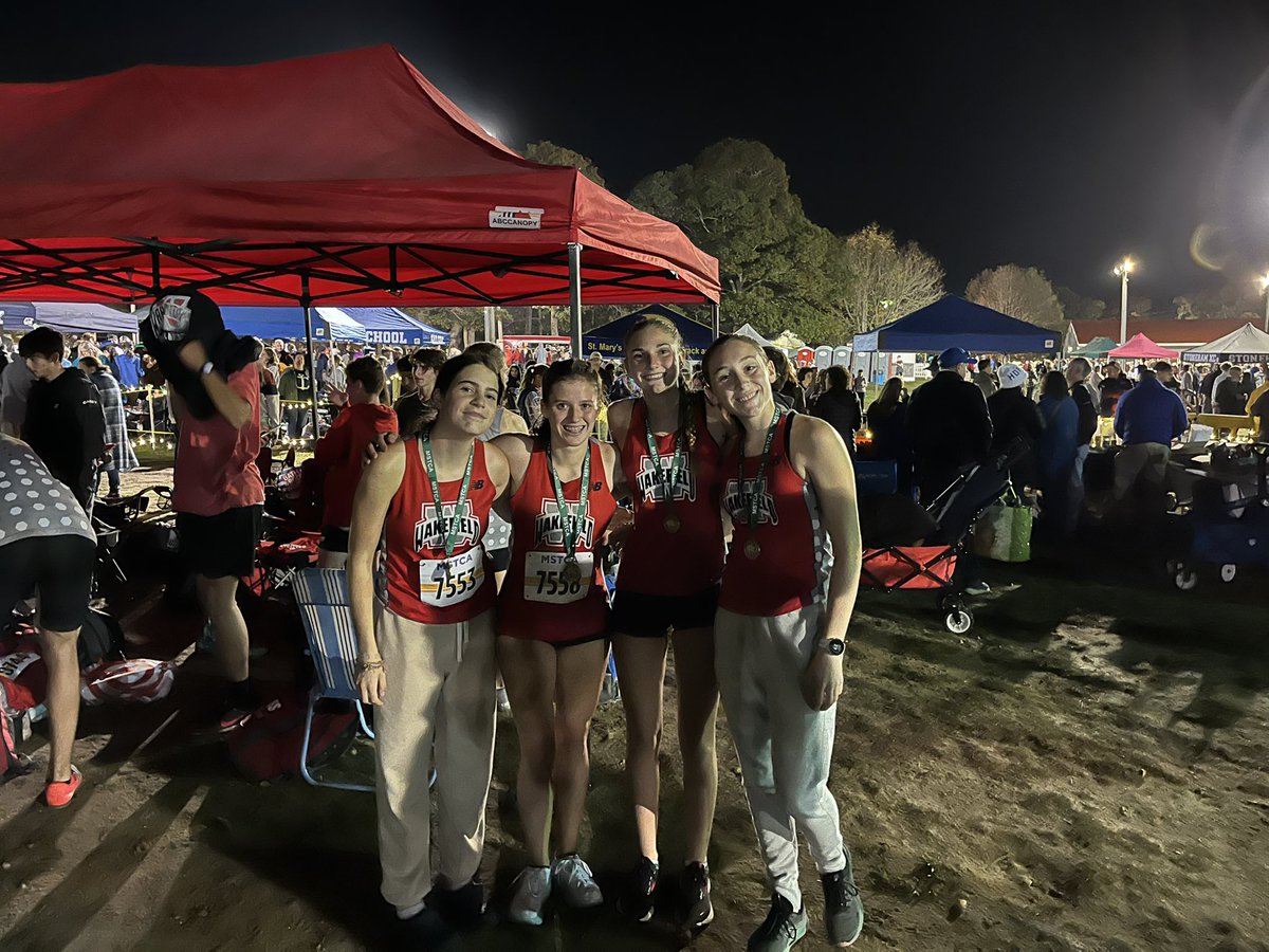 WakefieldXCTF's tweet photo. Girls’ medalists at the Twilight Invite: Sophomore race Lily Sallee(3rd), Grace Bracket(7th) Maeve Schermerhorn(13th), and Liza Bangtson places 12th in the Freshmen race. #warriors https://t.co/S8rDR78u7G