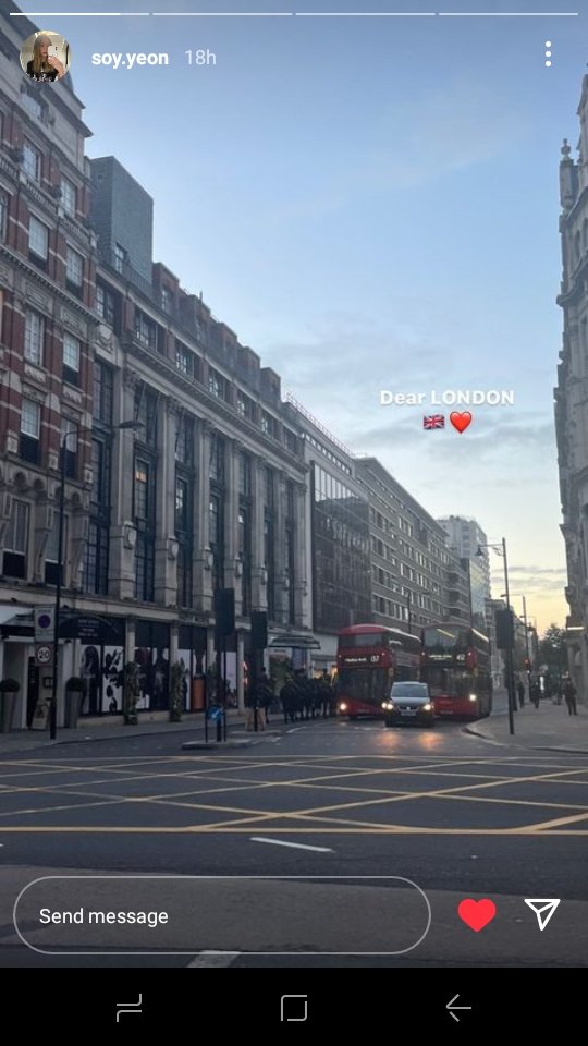 Shienashinxoxo's tweet photo. Rumor says #NCTDREAM #5Dream 's sched in London must be a private one, fashion-related, or mag photoshoot. Some fans jst connected d dots when Kim Soyeon,SM visual planner&person incharge of #NCT fashion is in London now...🇬🇧
Hope #RENJUN visa issue will be resolved soon though🙏🏻 https://t.co/Q8K4mWfjts