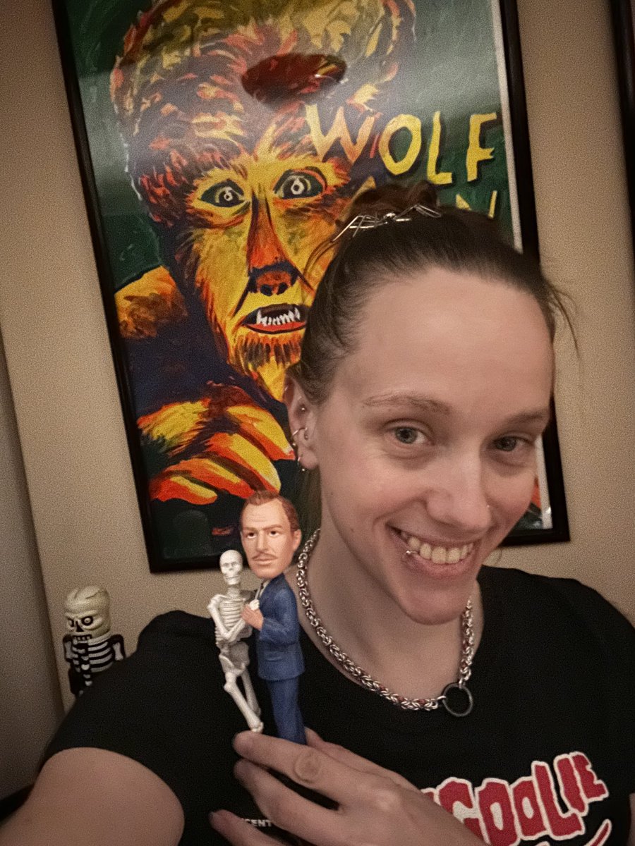 Ms_Medievalist's tweet photo. Today at REI one of the employees saw my @Svengoolie shirt and commented on it. We had a fairly lengthy conversation about Sven, old horror, Vincent Price (since tonight's movie is a Price classic, The Tingler), Tim Burton, and our love of all things macabre. So much fun! https://t.co/V0iqWLneK1