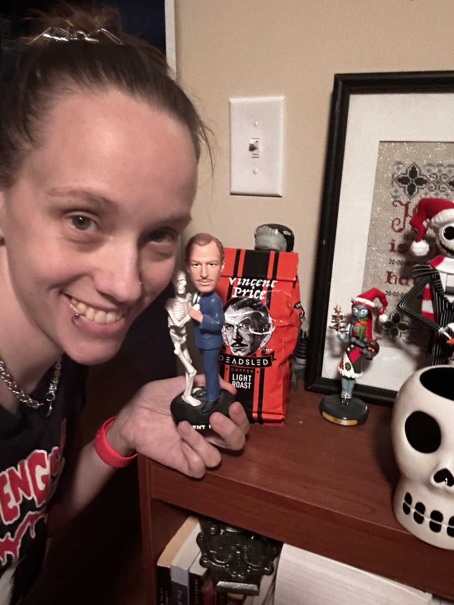 Ms_Medievalist's tweet photo. Today at REI one of the employees saw my @Svengoolie shirt and commented on it. We had a fairly lengthy conversation about Sven, old horror, Vincent Price (since tonight's movie is a Price classic, The Tingler), Tim Burton, and our love of all things macabre. So much fun! https://t.co/V0iqWLneK1