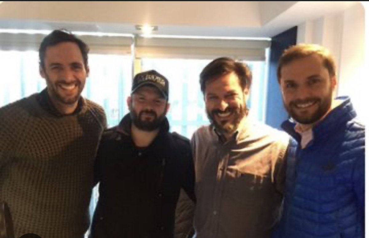 DMatamala's tweet photo. La columna dice que usted subió un video maliciosamente cortado, y, en respuesta, usted ahora sube una foto maliciosamente recortada. 
Le dejo la original, del programa Sonar Informativo, en que eran panelistas @jaimebellolio y @gabrielboric. Saludos. https://t.co/RKUpttuWIv