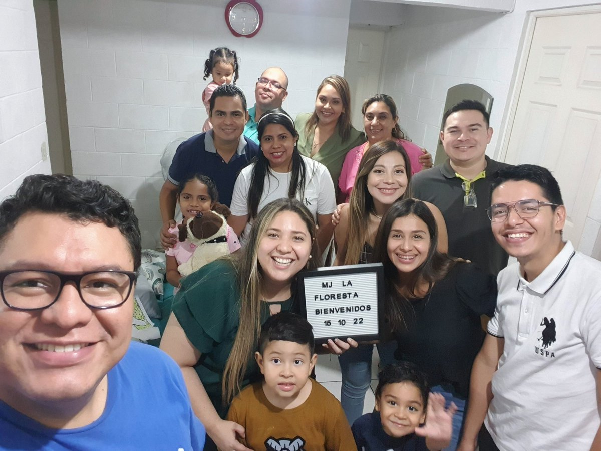 2Compazitos's tweet photo. Hoy aprendimos los Escalones para crecer en nuestros pensamientos: repetir, meditar y accionar, Dios nos diseño para que nuestros pensamientos crezcan, avancen y den frutos. @MJcompaz @PastorVladimir @EsmeraldadeRiva https://t.co/PRaKOVdG4J