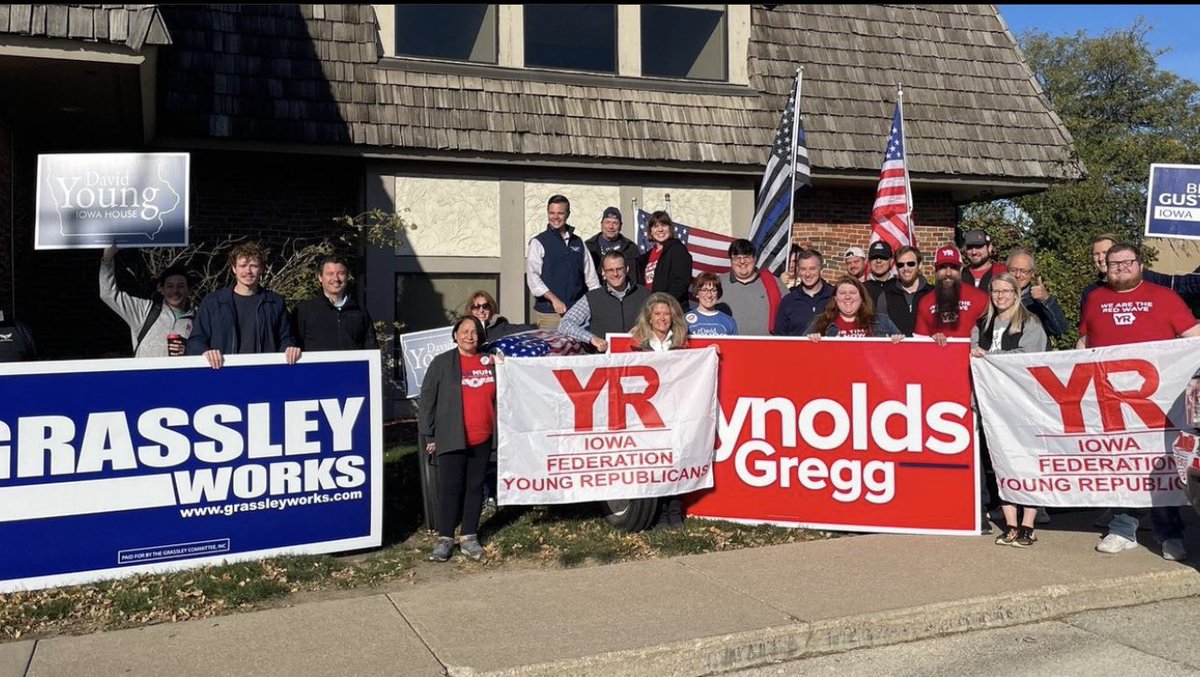 ForrestIA3's tweet image. A huge thank you to @YoungIowaGOP and all those who drove in from out of state to give us their Saturday to knock some doors! Every door and every day counts! #LeadRight #IA03