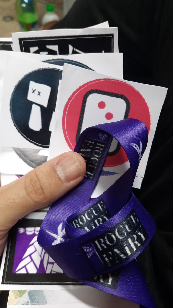 andrexmesquita's tweet photo. Visitei a @gamejamplus etapa Fortaleza e recebi os melhores presentes da @roguefairy ! https://t.co/NxLXU7T6lO