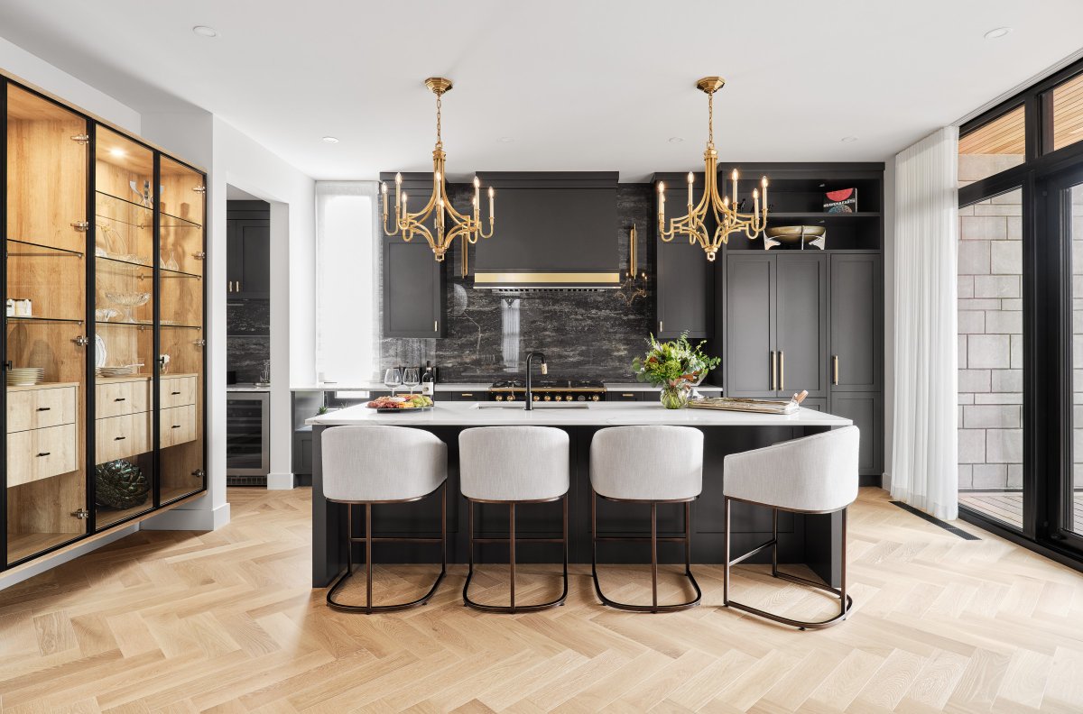 Custom kitchen, 251 sq. ft. or more, traditional, $75,000 and under, is a win for the team of @AstroOttawa, RELM Builders &amp; <a href="/HobinArchitects/">Hobin Architecture</a> for an elegant, sophisticated &amp; moody kitchen “dressed to impress”
#GOHBAawards